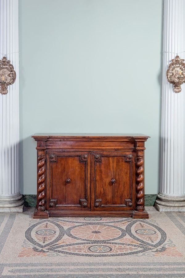Credenza a due sportelli in no