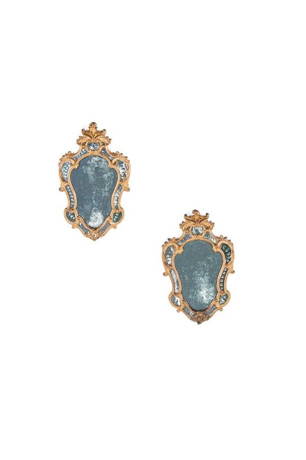 Coppia di appliques in legno s
