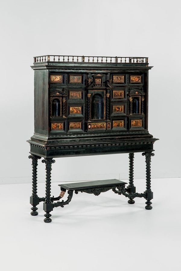 Cabinet in legno ebanizzato di