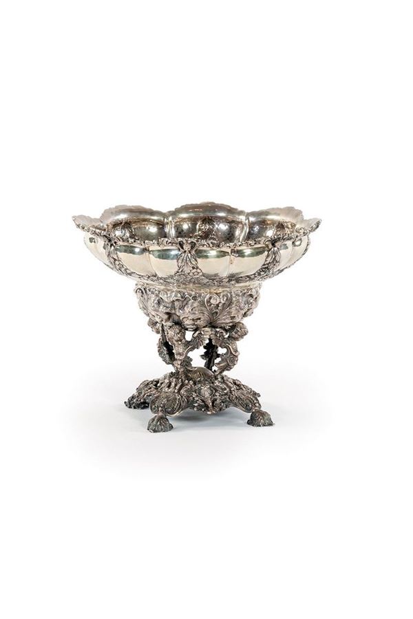 Centrotavola a forma di coppa   - Asta Antiquariato - Incanto Casa d'Aste e Galleria