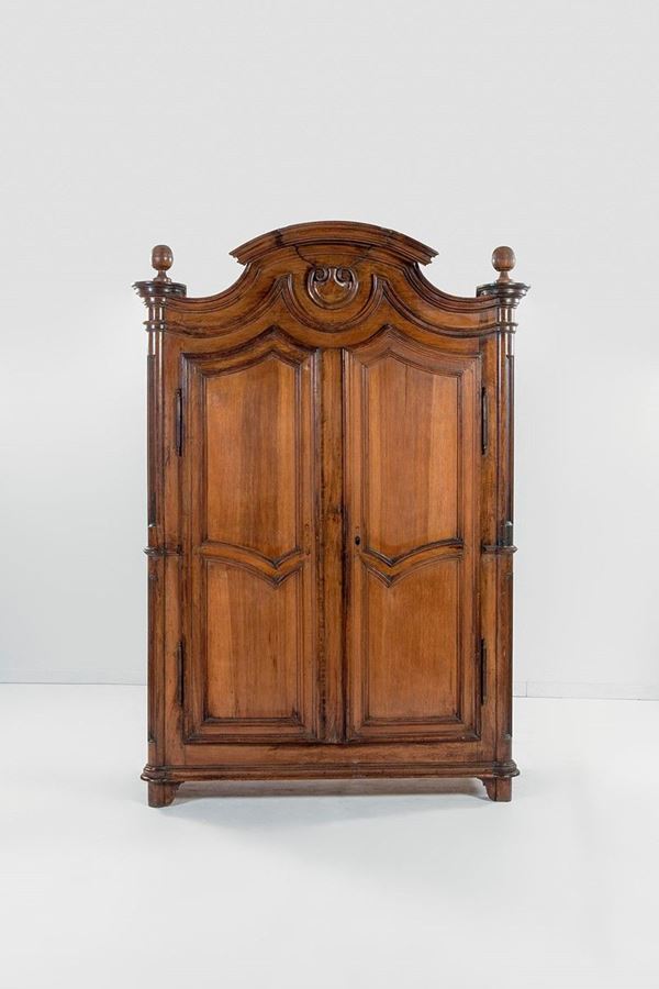 Armadio a due porte in noce sc  - Asta Antiquariato - Incanto Casa d'Aste e Galleria