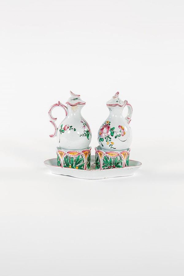Acetoliera in maiolica dipinta  - Asta Antiquariato - Incanto Casa d'Aste e Galleria