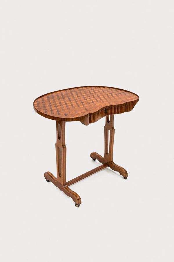 Tavolino a fagiolo in legno im  - Asta Antiquariato - Incanto Casa d'Aste e Galleria