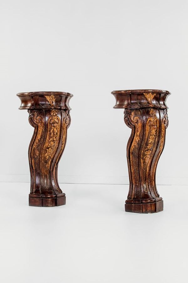 Due mensole in legno scolpito,  - Asta Antiquariato - Incanto Casa d'Aste e Galleria