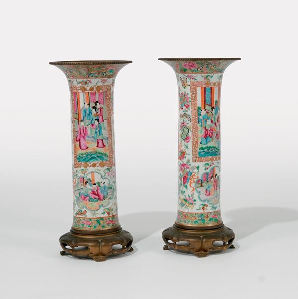 Coppia di vasi a tromba in por  - Asta Antiquariato - Incanto Casa d'Aste e Galleria