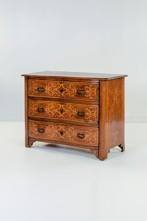 Com&#242; a tre cassetti in noce co  - Auction Antiquariato - Incanto Casa d'Aste e Galleria