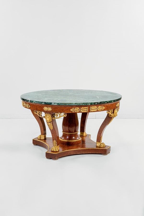 Importante tavolo da centro di  - Auction Antiquariato - Incanto Casa d'Aste e Galleria