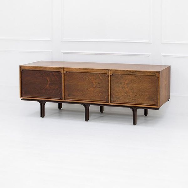 Gianfranco Frattini : Credenza 
Multistrato curvato  - Asta Design - Incanto Casa d'Aste e Galleria