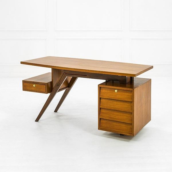 Scuola di Torino : Scrivania
Legno di noce masse  - Auction Design - Incanto Casa d'Aste e Galleria