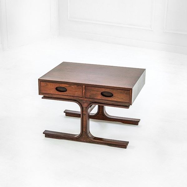 Gianfranco Frattini : Tavolo basso
Multistrato curv  - Auction Design - Incanto Casa d'Aste e Galleria