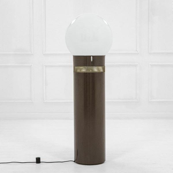 Gae Aulenti : Lampada da terra mod. Oracolo
  - Auction Design - Incanto Casa d'Aste e Galleria