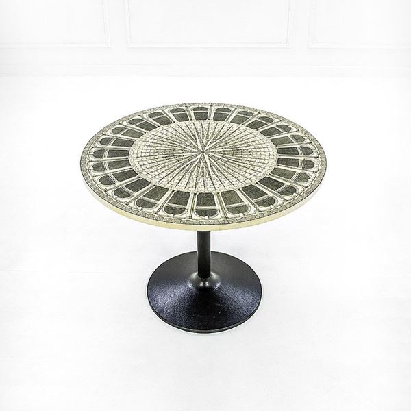 Piero Fornasetti - Tavolo mod. Architetture
Meta