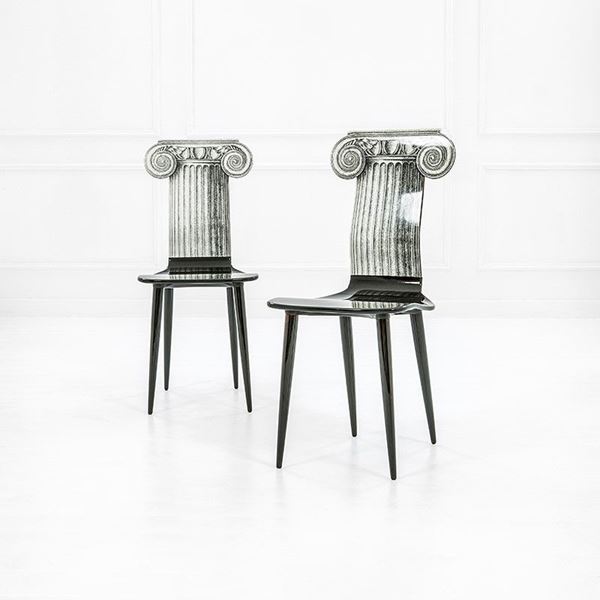 Piero Fornasetti - Due sedie mod. Jonico
Legno l