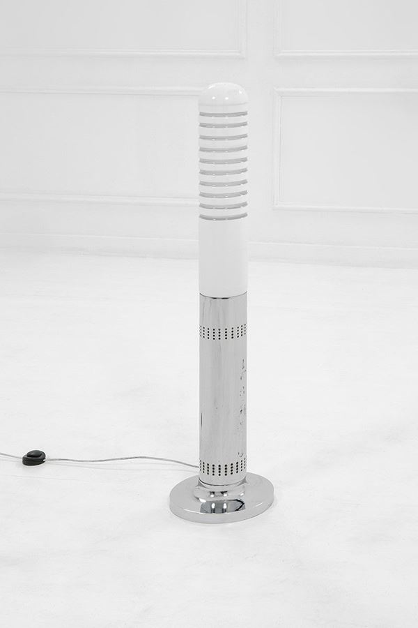 AV Mazzega : Lampada da terra
Metallo crom  - Asta Design - Incanto Casa d'Aste e Galleria