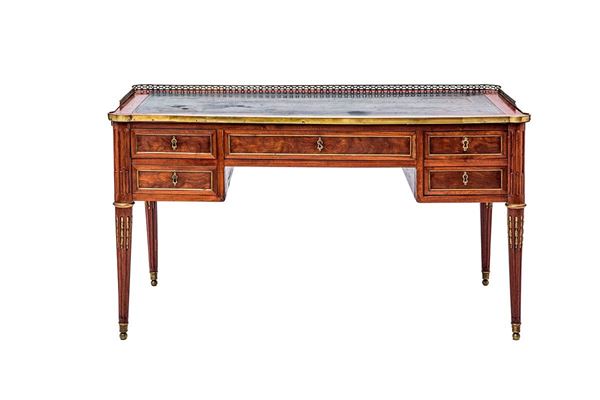Scrivania da centro in mogano,  - Auction Antiquariato - Incanto Casa d'Aste e Galleria