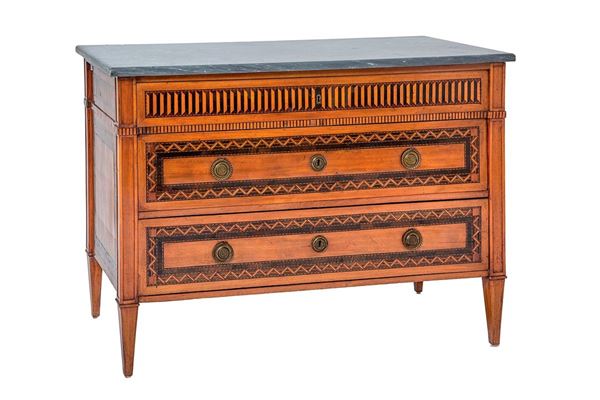 Com&#242; impiallacciato ed intarsi  - Asta Antiquariato - Incanto Casa d'Aste e Galleria