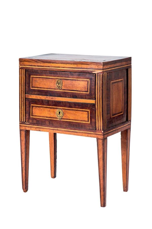 Mobiletto lastronato e filetta  - Asta Antiquariato - Incanto Casa d'Aste e Galleria