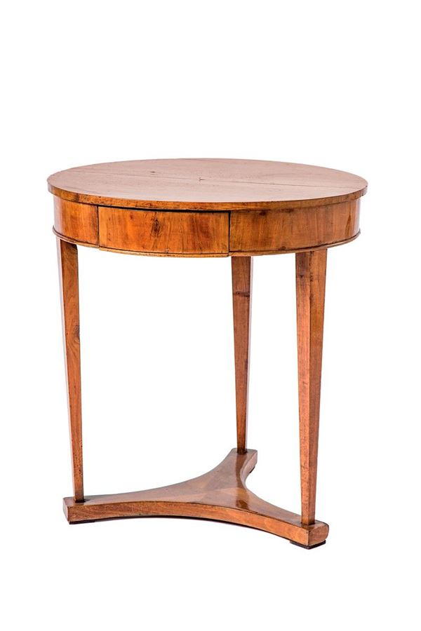 Gu&#233;ridon in noce con cassetto   - Auction Antiquariato - Incanto Casa d'Aste e Galleria
