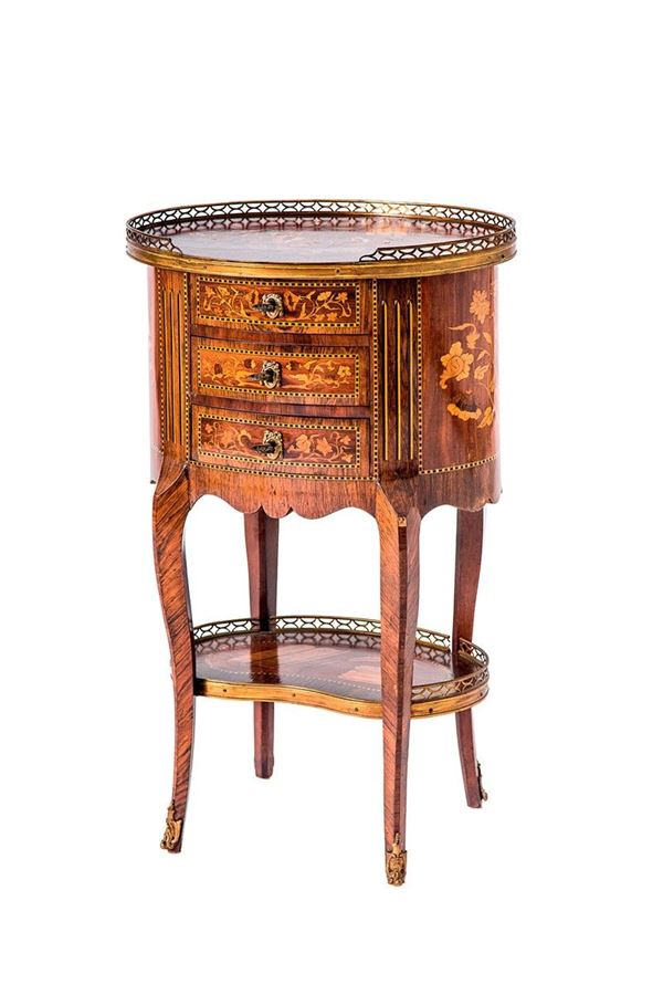 Tavolino impiallacciato in leg  - Asta Antiquariato - Incanto Casa d'Aste e Galleria