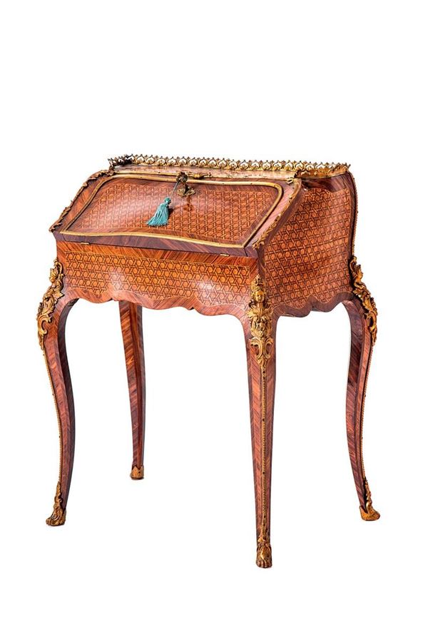 Piccola ribalta da centro di f  - Asta Antiquariato - Incanto Casa d'Aste e Galleria