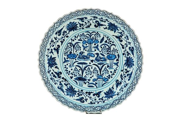 Grande piatto in porcellana de  - Auction Antiquariato - Incanto Casa d'Aste e Galleria