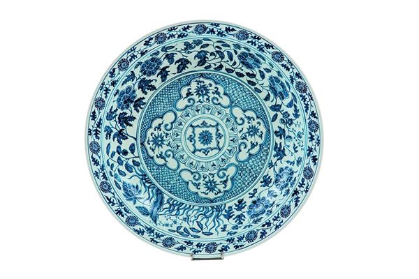 Grande piatto in porcellana de  - Auction Antiquariato - Incanto Casa d'Aste e Galleria