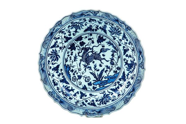 Grande piatto in porcellana de  - Asta Antiquariato - Incanto Casa d'Aste e Galleria