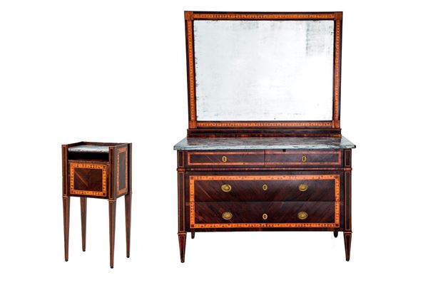 Com&#242; con sovrastante specchier  - Asta Antiquariato - Incanto Casa d'Aste e Galleria