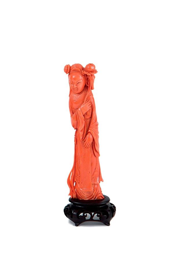 Una sculturina in corallo raff