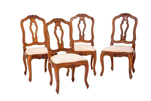 Quattro sedie in noce scolpito  - Auction Antiquariato - Incanto Casa d'Aste e Galleria