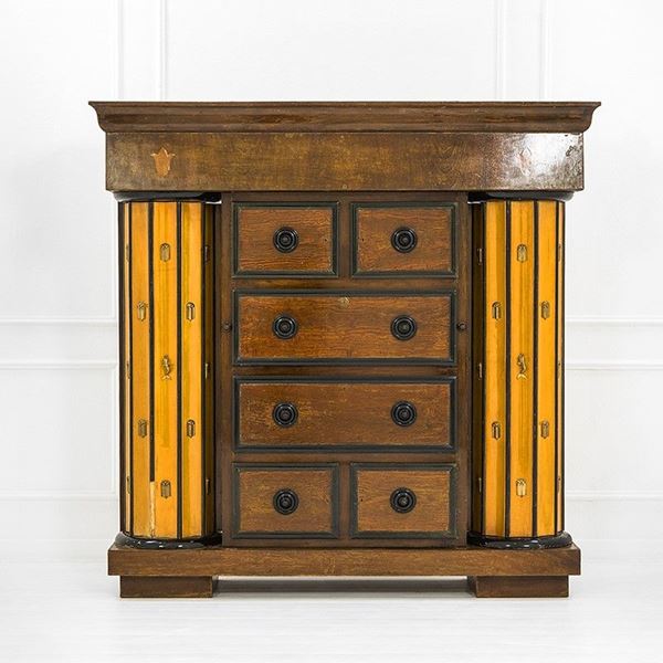 Giovanni Biseo - Credenza
Legno di noce, legno