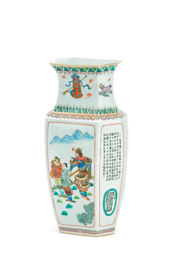 Vaso di forma ottagonale in po
