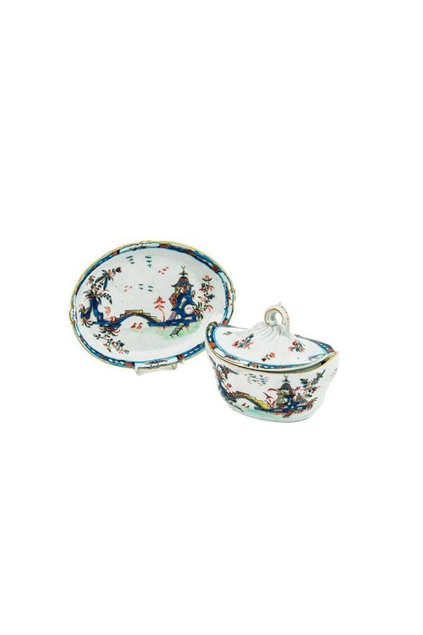 Salsiera con piattino in porce  - Auction Antiquariato - Incanto Casa d'Aste e Galleria