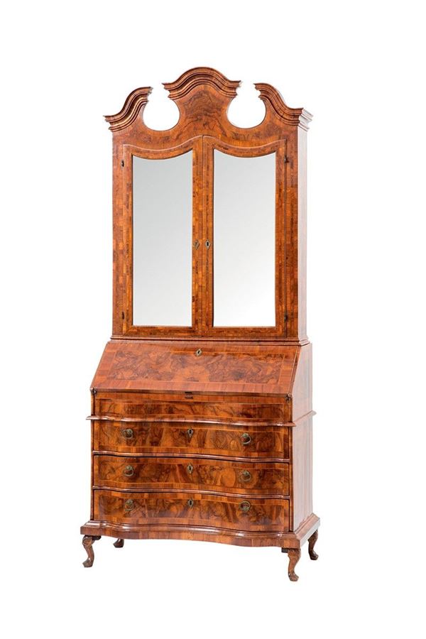 Doppiocorpo lastronato in noce  - Asta Antiquariato - Incanto Casa d'Aste e Galleria