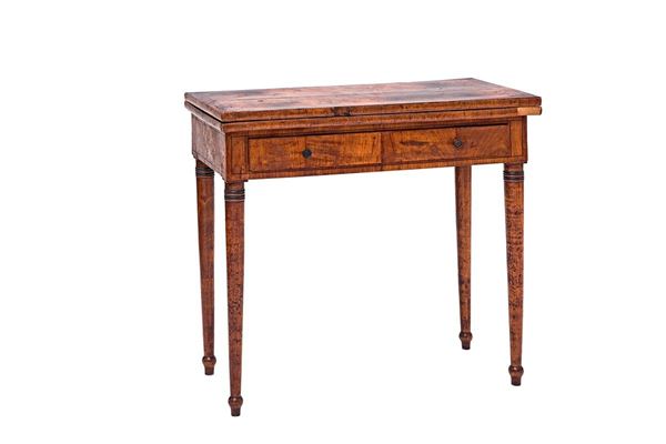 Tavolino da gioco impiallaccia  - Auction Antiquariato - Incanto Casa d'Aste e Galleria