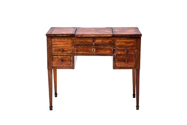 Toeletta da centro impiallacci  - Asta Antiquariato - Incanto Casa d'Aste e Galleria