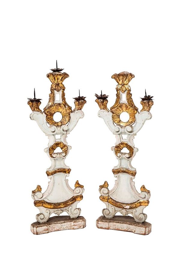 Coppia di grandi candelieri a   - Asta Antiquariato - Incanto Casa d'Aste e Galleria