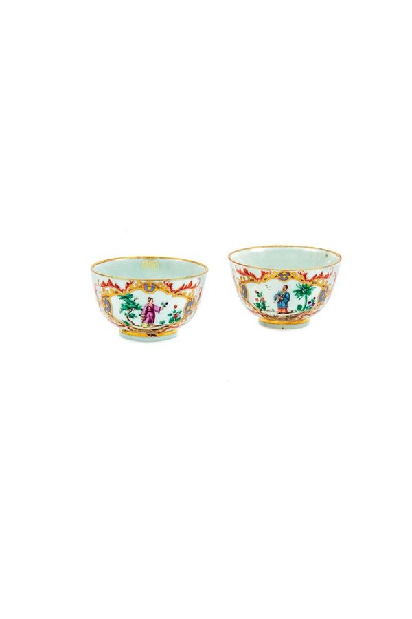 Coppia di tazzine in porcellan  - Auction Antiquariato - Incanto Casa d'Aste e Galleria