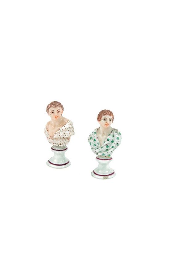 Coppia di bustini in porcellan  - Asta Antiquariato - Incanto Casa d'Aste e Galleria