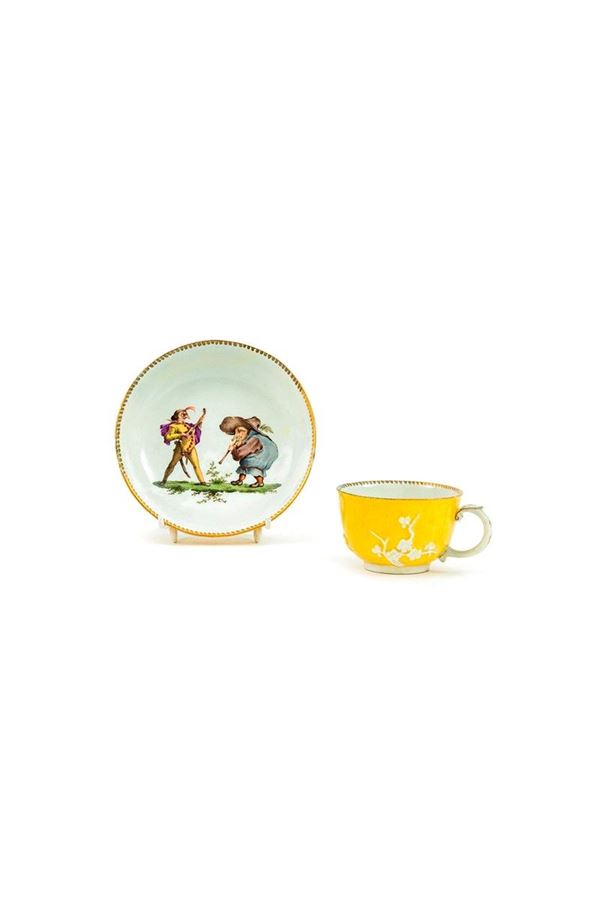 Rara tazzina con piattino in p  - Auction Antiquariato - Incanto Casa d'Aste e Galleria