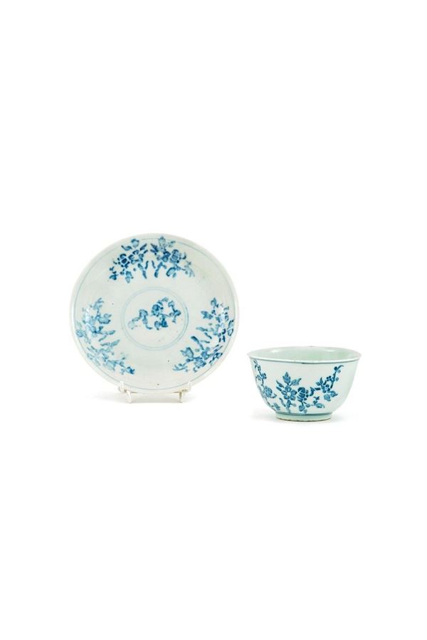 Tazzina con piattino in porcel  - Auction Antiquariato - Incanto Casa d'Aste e Galleria