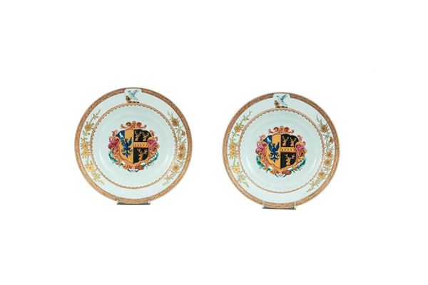 Coppia di piatti in porcellana  - Asta Antiquariato - Incanto Casa d'Aste e Galleria