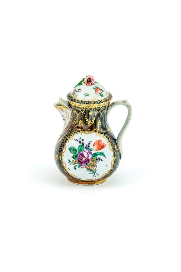 Caffettiera in porcellana a fo  - Asta Antiquariato - Incanto Casa d'Aste e Galleria