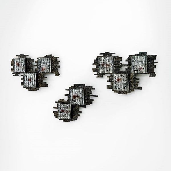 Angelo Brotto : Tre lampade da parete
Metallo  - Asta Design Vol I e II - Incanto Casa d'Aste e Galleria