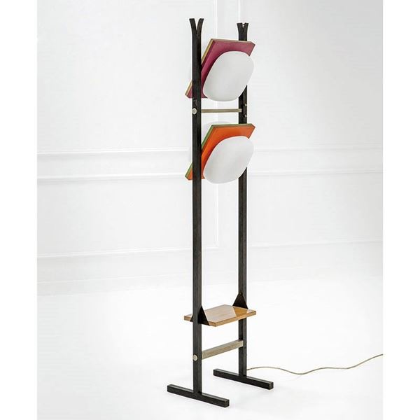 Lampada da terra
Legno smalta  - Auction Design Vol I e II - Incanto Casa d'Aste e Galleria
