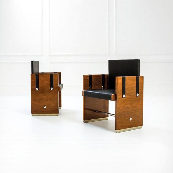 Due poltrone 
Legno lamellare