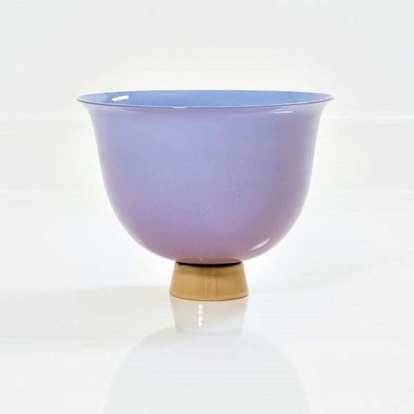 Tomaso Buzzi : Vaso mod. 3425
Vetro lattimo   - Asta Design Vol I e II - Incanto Casa d'Aste e Galleria