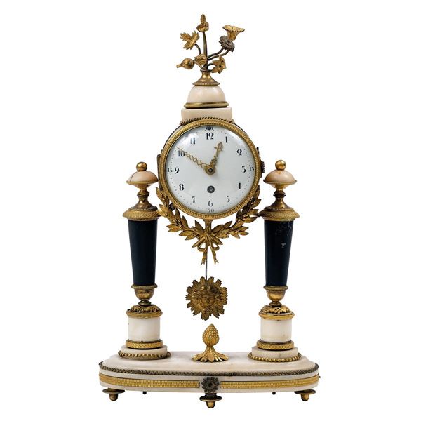 Orologio in bronzo cesellato e  - Asta Antiquariato - Incanto Casa d'Aste e Galleria