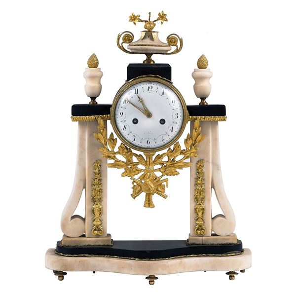 Orologio in marmo bianco e ner  - Auction Antiquariato - Incanto Casa d'Aste e Galleria