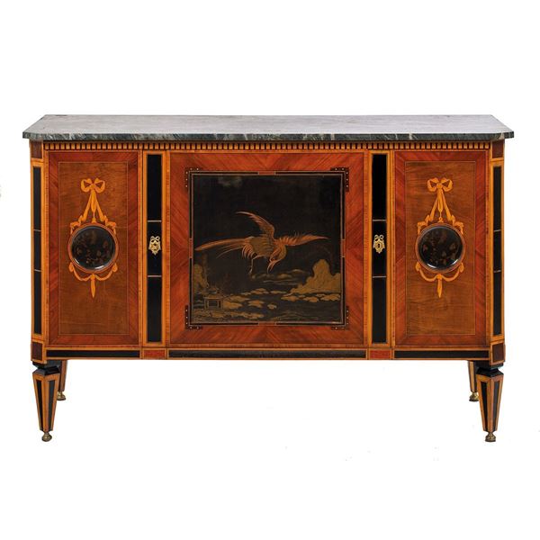 Credenza impiallacciata in leg